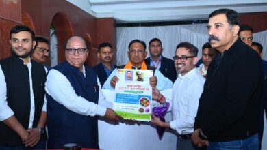 मुख्यमंत्री साय से ‘प्रकृति की ओर सोसायटी’ संस्था के सदस्यों ने की सौजन्य मुलाकात