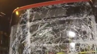 देर रात बेकाबू बस ने मारी कई वाहनों को टक्कर, एक की मौत