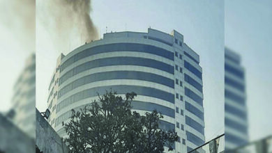 कनॉट प्लेस की गोपाल दास बिल्डिंग में लगी भीषण आग, दमकल की 16 गाड़ियां मौके पर मौजूद