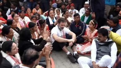 मैंने क्या अपराध किया, जो मंदिर नहीं जा सकता, धरने पर क्यों बैठे राहुल गांधी मैंने क्या अपराध किया, जो मंदिर नहीं जा सकता, धरने पर क्यों बैठे राहुल गांधी