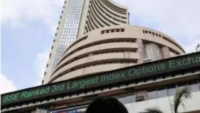 साल के पहले दिन बैंकिंग और आईटी शेयरों में गिरावट साल के पहले दिन बैंकिंग और आईटी शेयरों में गिरावट