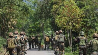 असम राइफल्स के जवान ने साथियों पर फायरिंग के बाद की आत्महत्या असम राइफल्स के जवान ने साथियों पर फायरिंग के बाद की आत्महत्या