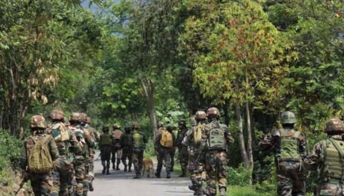 असम राइफल्स के जवान ने साथियों पर फायरिंग के बाद की आत्महत्या असम राइफल्स के जवान ने साथियों पर फायरिंग के बाद की आत्महत्या