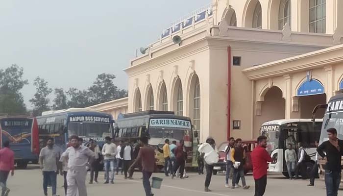 रायपुर बस टर्मिनल का ठेका रद्द, सभी बेरियर हटाए गए रायपुर बस टर्मिनल का ठेका रद्द, सभी बेरियर हटाए गए