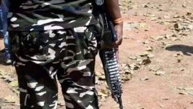 CRPF जवान ने खुद को गोली मारकर की आत्महत्या CRPF जवान ने खुद को गोली मारकर की आत्महत्या