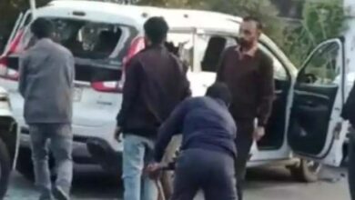 कार सवार युवकों को पिटवाने वाले SDM सस्पेंड, सीएम बोले- ये बर्दाश्त के बाहर कार सवार युवकों को पिटवाने वाले SDM सस्पेंड, सीएम बोले- ये बर्दाश्त के बाहर