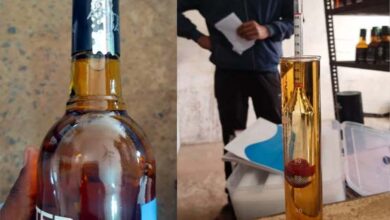 शराब में मिलावट, महासमुंद में पकड़ाए कर्मचारियों के खिलाफ हुई कार्रवाई शराब में मिलावट, महासमुंद में पकड़ाए कर्मचारियों के खिलाफ हुई कार्रवाई