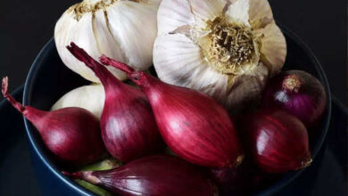 Onion Rates: लहसुन के बाद अब रुलाएगा प्याज लोगों को….. Onion Rates: लहसुन के बाद अब रुलाएगा प्याज लोगों को…..