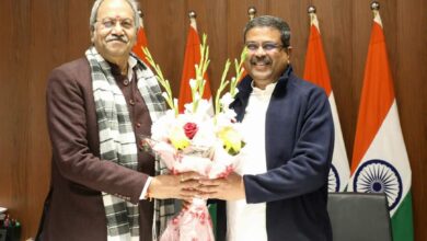 शिक्षा मंत्री ने सभी जिलों में नवोदय व केंद्रीय विद्यालय शुरू करने की मांग की शिक्षा मंत्री ने सभी जिलों में नवोदय व केंद्रीय विद्यालय शुरू करने की मांग की