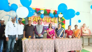 हाईस्कूल नवघटा में पुरस्कार वितरण और विदाई समारोह का भव्य आयोजन