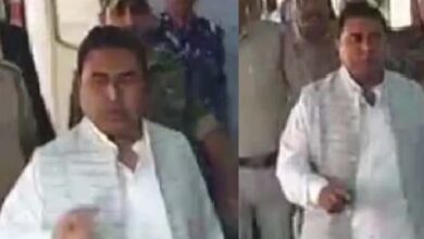 शाहजहां शेख पर TMC की बड़ी कार्रवाई, 6 साल के लिए पार्टी से किया सस्पेंड शाहजहां शेख पर TMC की बड़ी कार्रवाई, 6 साल के लिए पार्टी से किया सस्पेंड
