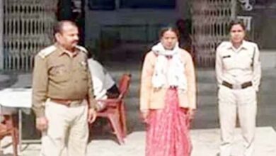 परेशान पत्नी ने सो रहे पति पर पेट्रोल डालकर जिंदा जलाया