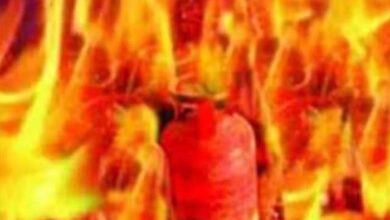 खाना बनाते समय फटा सिलेंडर, 4 लोग घायल खाना बनाते समय फटा सिलेंडर, 4 लोग घायल