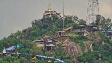 मंदिर में बड़ी लापरवाही, मंदिर परिसर में लगे स्क्रीन में अचानक चलने लगा अश्लील वीडियो