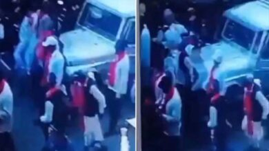 बोलेरो चला रहे ड्राइवर को आया हार्ट अटैक, कई लोगों को कुचला