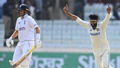 IND vs ENG 4th Test : इंग्लैंड की पहली पारी 353 रन पर समाप्त, भारत को लगा पहला झटका IND vs ENG 4th Test : इंग्लैंड की पहली पारी 353 रन पर समाप्त, भारत को लगा पहला झटका
