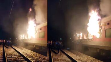 Train Accident: рд╣реЛрд▓реА рд╕реНрдкреЗрд╢рд▓ рдЯреНрд░реЗрди рдореЗрдВ рд▓рдЧреА рдЖрдЧ, рдЬрд╛рди рдмрдЪрд╛рдХрд░ рдХреВрджреЗ рдпрд╛рддреНрд░реА, рдордЪреА рдЕрдлрд░рд╛-рддрдлрд░реАтАж Train Accident: рд╣реЛрд▓реА рд╕реНрдкреЗрд╢рд▓ рдЯреНрд░реЗрди рдореЗрдВ рд▓рдЧреА рдЖрдЧ, рдЬрд╛рди рдмрдЪрд╛рдХрд░ рдХреВрджреЗ рдпрд╛рддреНрд░реА, рдордЪреА рдЕрдлрд░рд╛-рддрдлрд░реАтАж