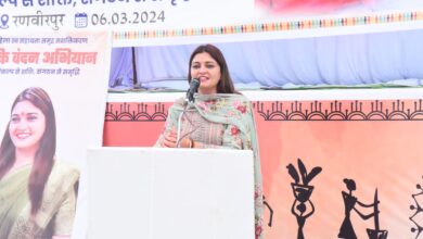 अपने सामर्थ्य व कौशल से स्वसहायता समूह की बहनें, लाखों महिलाओं के लिए आज एक प्रेरणा बन रही हैं : भावना बोहरा अपने सामर्थ्य व कौशल से स्वसहायता समूह की बहनें, लाखों महिलाओं के लिए आज एक प्रेरणा बन रही हैं : भावना बोहरा