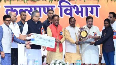 जब प्रतिभाएं निखरती हैं तो समाज भी निखरता है : मुख्यमंत्री जब प्रतिभाएं निखरती हैं तो समाज भी निखरता है : मुख्यमंत्री