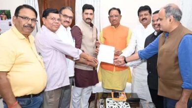 पत्रकारों के साथ न्याय करेंगे सीएम, भाजपा मीडिया विभाग ने सौंपा पत्र