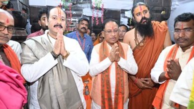 मुख्यमंत्री ने की कथा वाचक प्रदीप मिश्रा को राज्य अतिथि का दर्जा देने की घोषणा