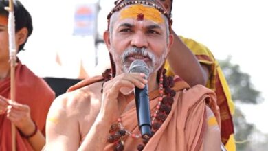 वोट उसी को जो वादा करें गौ माता को राष्ट्र माता का दर्जा दिलाएंगे : शंकराचार्य वोट उसी को जो वादा करें गौ माता को राष्ट्र माता का दर्जा दिलाएंगे : शंकराचार्य