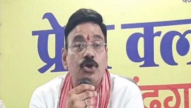 भूपेश बघेल डरा धमकाकर कर करते है राजनीति : सुरेंद्र दास भूपेश बघेल डरा धमकाकर कर करते है राजनीति : सुरेंद्र दास