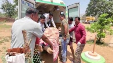 चुनाव ड्यूटी में तैनात जवान ने खुद को गोली मारकर आत्महत्या, मचा हड़कंप चुनाव ड्यूटी में तैनात जवान ने खुद को गोली मारकर आत्महत्या, मचा हड़कंप