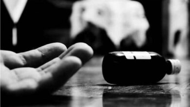 पत्नी से मांगे शराब पीने के लिए रुपये, इनकार करने पर पिया जहर पत्नी से मांगे शराब पीने के लिए रुपये, इनकार करने पर पिया जहर