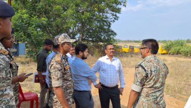 बस्तर कमिश्नर और आईजी ने कांकेर लोकसभा के मतदान केंद्रों का किया निरीक्षण