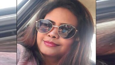 घर में फंदे पर लटकी मिली महिला रेल अफसर की लाश, फैली सनसनी घर में फंदे पर लटकी मिली महिला रेल अफसर की लाश, फैली सनसनी