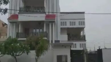 पूर्व सीएम के करीबियों के यहां एसीबी और ईओडब्ल्यू की रेड पूर्व सीएम के करीबियों के यहां एसीबी और ईओडब्ल्यू की रेड