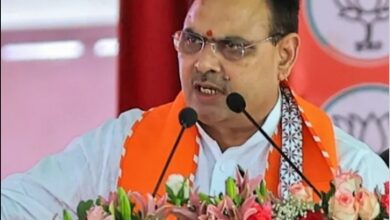 सीएम की सभा से उठकर जा रहे थे लोग, विधायक ने दी महादेव की कसम सीएम की सभा से उठकर जा रहे थे लोग, विधायक ने दी महादेव की कसम