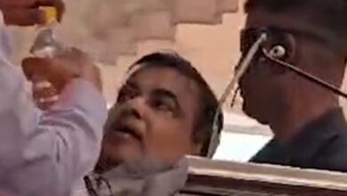 शिवसेना प्रत्याशी के समर्थन में सभा को संबोधित करने पहुंचे केंद्रीय मंत्री गडकरी बेहोश शिवसेना प्रत्याशी के समर्थन में सभा को संबोधित करने पहुंचे केंद्रीय मंत्री गडकरी बेहोश