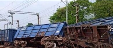 рдорд╛рд▓рдЧрд╛рдбрд╝реА рдХреЗ рдЫрд╣ рдбрд┐рдмреНрдмреЗ рдкрдЯрд░реА рд╕реЗ рдЙрддрд░реЗ, рдЬрд╛рдиреЗ рдХрд╣рд╛ рдХрд╛ рд╣реИ рдорд╛рдорд▓рд╛ рдорд╛рд▓рдЧрд╛рдбрд╝реА рдХреЗ рдЫрд╣ рдбрд┐рдмреНрдмреЗ рдкрдЯрд░реА рд╕реЗ рдЙрддрд░реЗ, рдЬрд╛рдиреЗ рдХрд╣рд╛ рдХрд╛ рд╣реИ рдорд╛рдорд▓рд╛