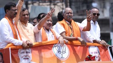 बृजमोहन की नामांकन रैली में मुख्यमंत्री समेत भाजपा के तमाम बड़े नेता रैली में शामिल हुए