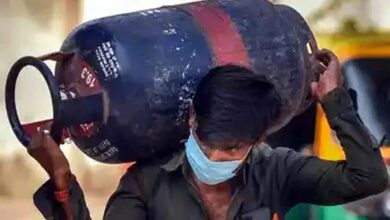 अप्रैल के पहले दिन मिली बड़ी राहत, 30 रुपये तक कम हो गए सिलेंडर के दाम