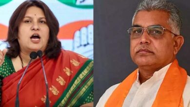 चुनाव आयोग ने दिलीप घोष और सुप्रिया श्रीनेत को लगाई फटकार चुनाव आयोग ने दिलीप घोष और सुप्रिया श्रीनेत को लगाई फटकार