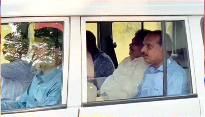 ACB की बड़ी कार्रवाई, रिश्वत लेते रंगे हाथ SDO को पकड़ा ACB की बड़ी कार्रवाई, रिश्वत लेते रंगे हाथ SDO को पकड़ा