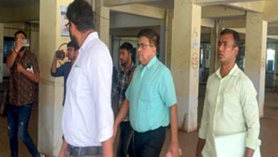 рд╢рд░рд╛рдм рдШреЛрдЯрд╛рд▓рд╛ : рдЕрдирд┐рд▓ рдЯреБрдЯреЗрдЬрд╛ рдХреЛ рдирд╣реАрдВ рдорд┐рд▓реА рд░рд╛рд╣рдд, рдХреЛрд░реНрдЯ рдиреЗ рджреЛ рджрд┐рди рдХреА рдиреНрдпрд╛рдпрд┐рдХ рд░рд┐рдорд╛рдВрдб рдкрд░ рднреЗрдЬрд╛ рдЬреЗрд▓ рд╢рд░рд╛рдм рдШреЛрдЯрд╛рд▓рд╛ : рдЕрдирд┐рд▓ рдЯреБрдЯреЗрдЬрд╛ рдХреЛ рдирд╣реАрдВ рдорд┐рд▓реА рд░рд╛рд╣рдд, рдХреЛрд░реНрдЯ рдиреЗ рджреЛ рджрд┐рди рдХреА рдиреНрдпрд╛рдпрд┐рдХ рд░рд┐рдорд╛рдВрдб рдкрд░ рднреЗрдЬрд╛ рдЬреЗрд▓