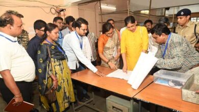 मुख्य निर्वाचन पदाधिकारी ने राजनांदगांव, दुर्ग और महासमुंद में मतगणना की तैयारियों का लिया जायजा मुख्य निर्वाचन पदाधिकारी ने राजनांदगांव, दुर्ग और महासमुंद में मतगणना की तैयारियों का लिया जायजा