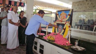 उप-मुख्यमंत्री शर्मा ने तमिलनाडु पहुंचकर आईजी सुंदरराज के पिता को दी श्रद्धांजलि उप-मुख्यमंत्री शर्मा ने तमिलनाडु पहुंचकर आईजी सुंदरराज के पिता को दी श्रद्धांजलि