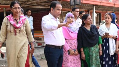 लोकसभा निर्वाचन 2024 : अपना बूथ जीतो अभियान में पहुंचे मतदाता मतदान केन्द्र लोकसभा निर्वाचन 2024 : अपना बूथ जीतो अभियान में पहुंचे मतदाता मतदान केन्द्र