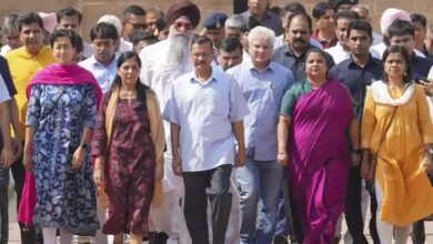 केजरीवाल ने तिहाड़ जेल में किया सरेंडर, बोले- जेल से कब आऊंगा पता नहीं, सबको अंत तक डटे रहना है केजरीवाल ने तिहाड़ जेल में किया सरेंडर, बोले- जेल से कब आऊंगा पता नहीं, सबको अंत तक डटे रहना है