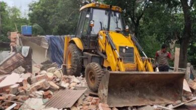 BHILAI : गैंगस्टर अमित के घर पर चला बुलडोजर, गोलीकांड के बाद से है फरार