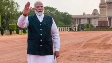 मोदी शपथ ग्रहण से पहले राजघाट पहुंचे, सदैव अटल पर किया नमन