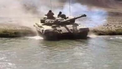 लद्दाख में टैंक अभ्यास के दौरान बड़ा हादसा, कई जवानों के शहीद होने की आशंका लद्दाख में टैंक अभ्यास के दौरान बड़ा हादसा, कई जवानों के शहीद होने की आशंका