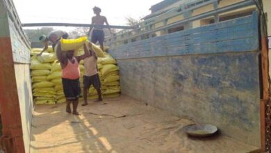 खाद संग्रहण केंद्रों में बड़ा खेल, कंपनी से प्राप्त खाद को सीधे सोसायटी में कर रहे खाली