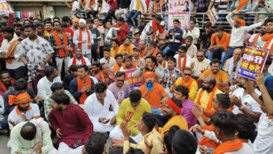 आरंग मॉब लिंचिंग : साधु-संतों समेत 5 हजार बजरंग दल के कार्यकर्ताओं ने किया कोतवाली थाने का घेराव.