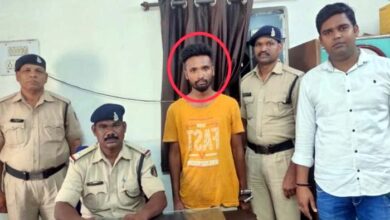 लोगों को चाकू दिखाकर फैला रहा था दहशत, जीआरपी ने किया गिरफ्तार